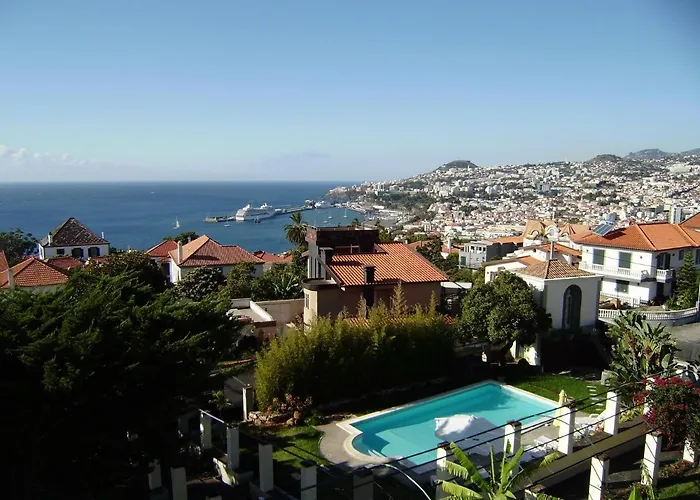 아파트 Private Pool Apt. With Great View 푼샬