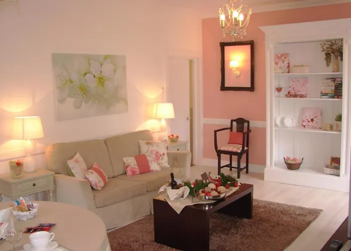 Private Pool Apt. With Great View 아파트 푼샬