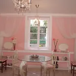Private Pool Apt. With Great View דירה