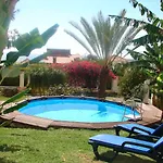 Private Pool Apt. With Great View פונשל