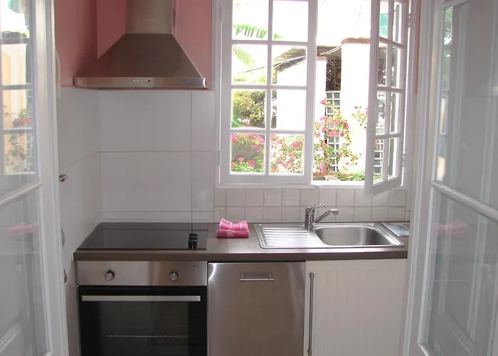 Private Pool Apt. With Great View Funchal (Madeira)