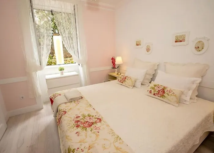 Private Pool Apt. With Great View * Funchal (Madeira)